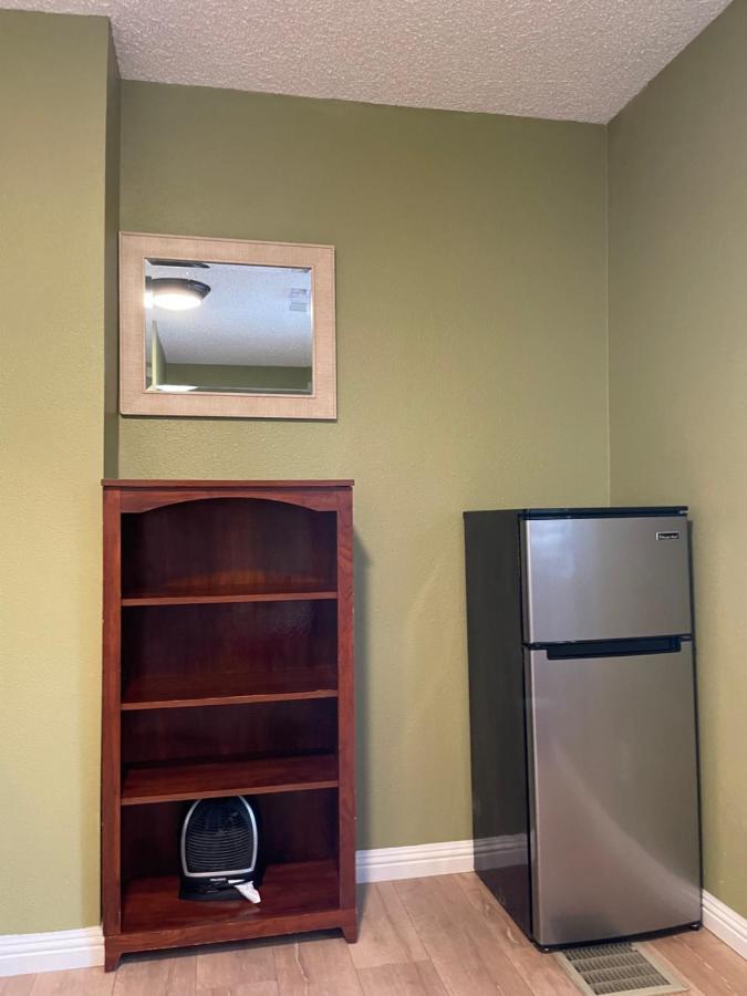 Private In Angeles With Ac, Wifi, Smart Tv, Work Desk Near Sofi Stadium Habitación en casa particular *
