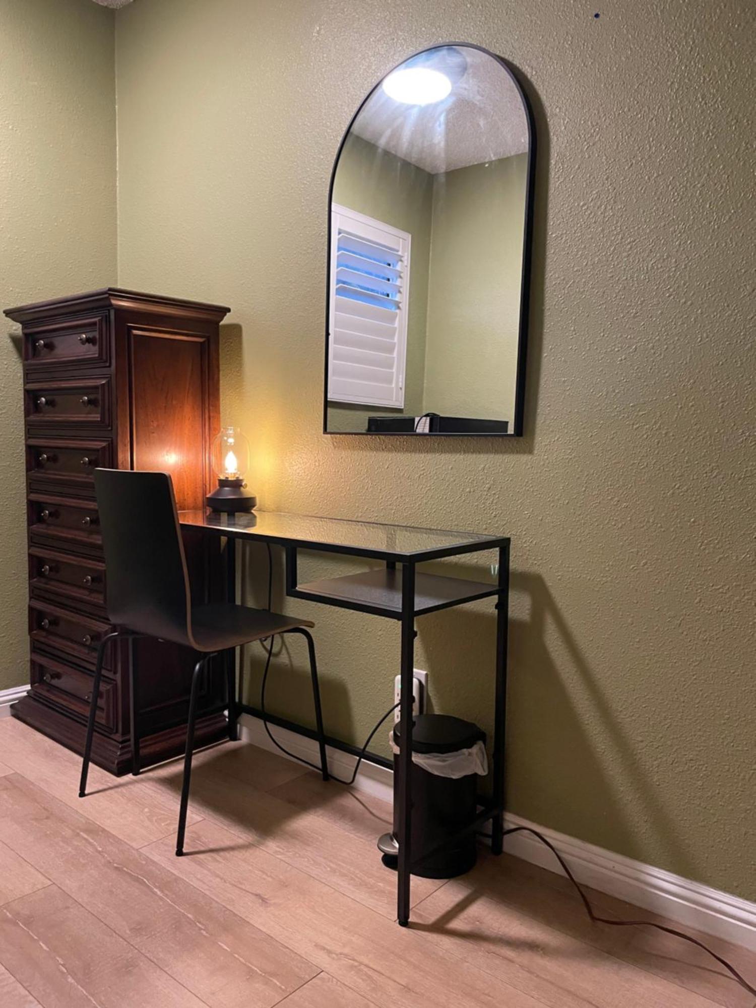 Private In Angeles With Ac, Wifi, Smart Tv, Work Desk Near Sofi Stadium Habitación en casa particular *