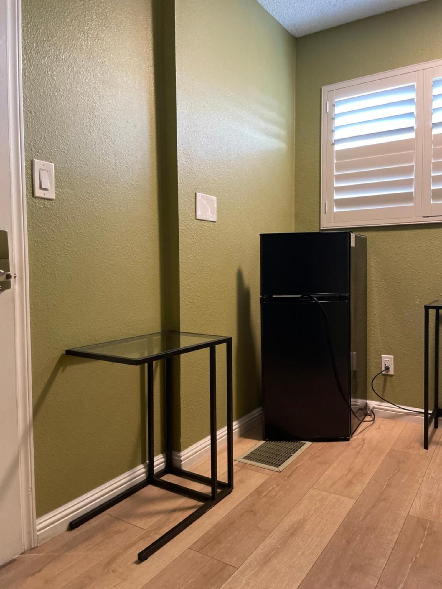Habitación en casa particular Private In Angeles With Ac, Wifi, Smart Tv, Work Desk Near Sofi Stadium Los Ángeles